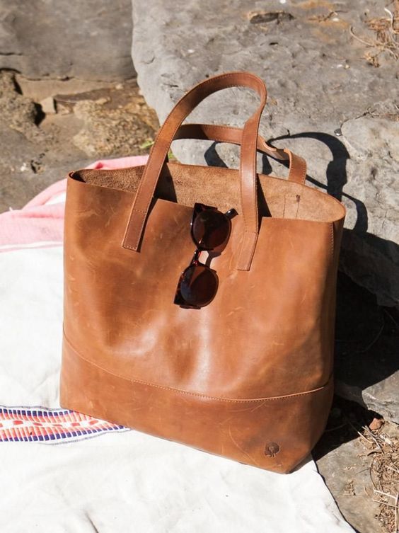 Outstanding Leather Serra Tote Bag Idea