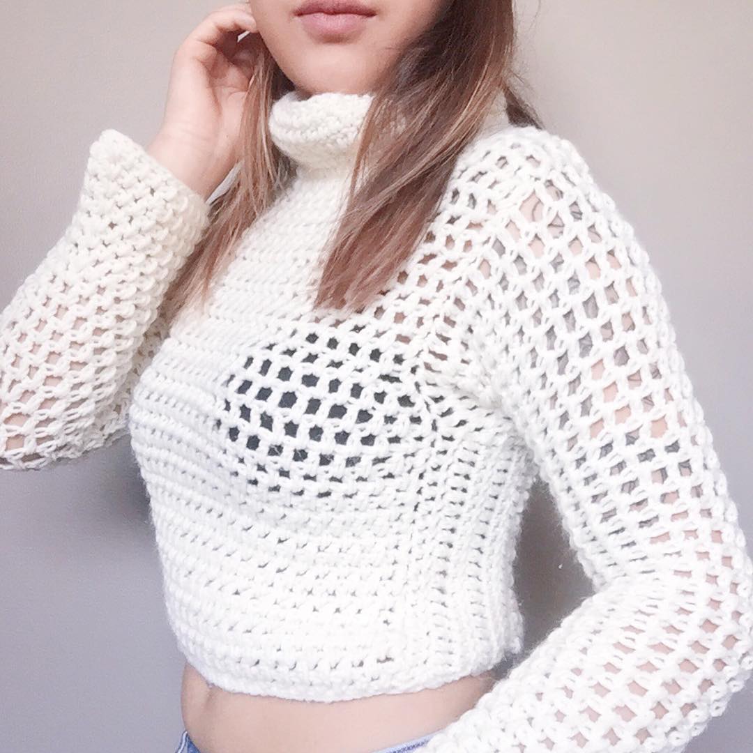 Designer Turtle Neck Crochet Pattern Cropped Sweater With Jeans