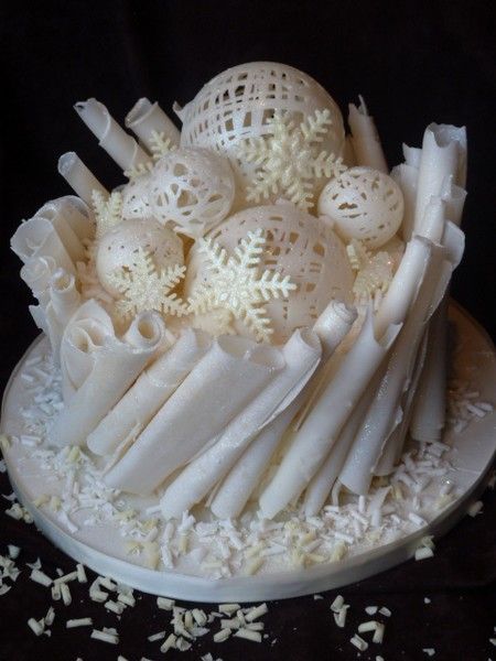 White Snowflakes Cake Design