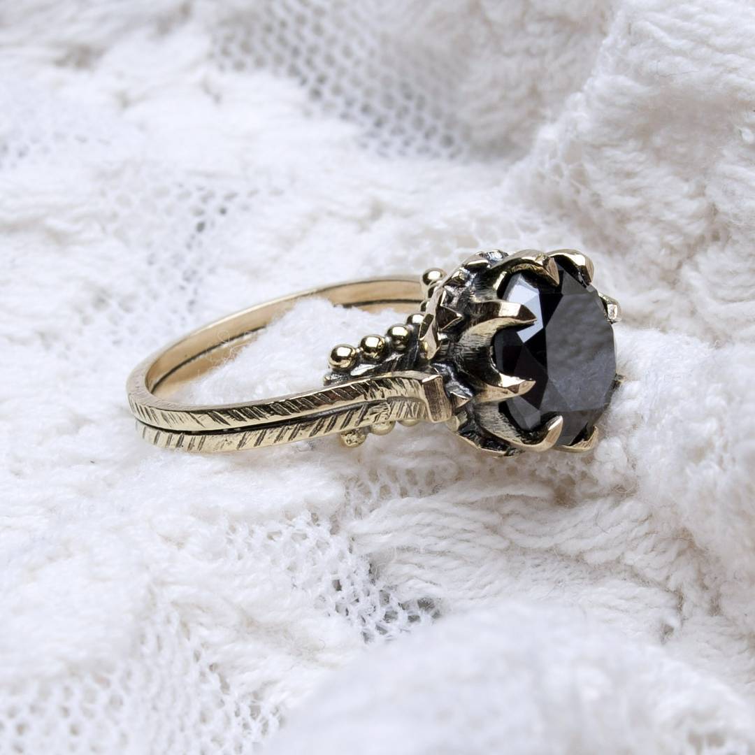 Alluring Handmade Diamond Ring Design