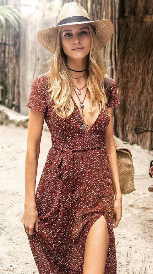 Ultimate Boho Style V-Neck Maxi Dress With Hat Boho-Chic Summer Outfits