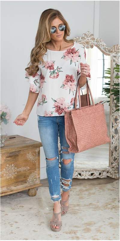 Fantastic Floral Print Top With Ruffle Sleeves And Ripped Jeans Perfect For Spring