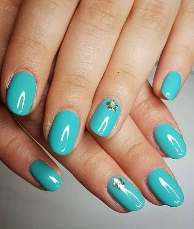 Aqua Polish With Stud Summer Manicure For Oval Nails