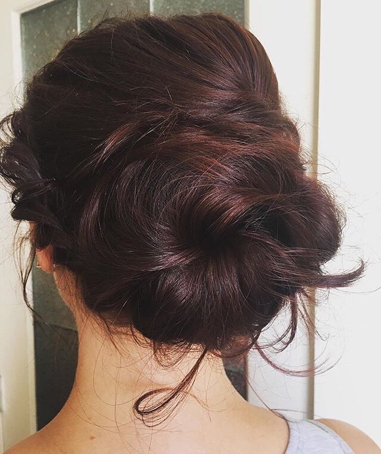 Best And Simple Hair Updo For Summer Wedding