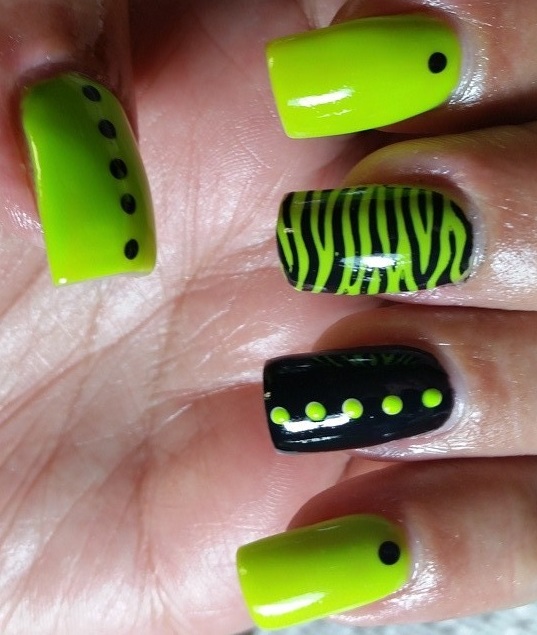 Black Stripes On Neon Green Summer Shades For Wide Nails