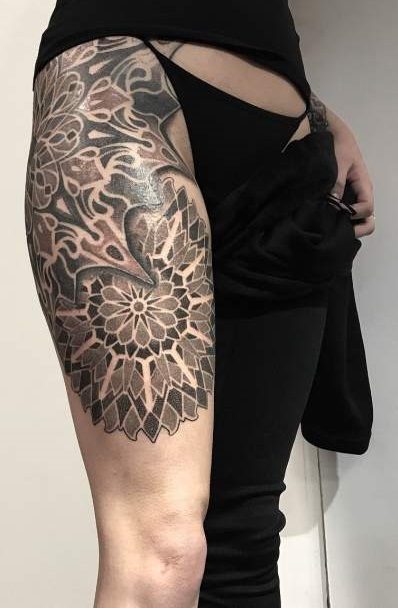 60 Mind-Blowing Thigh Tattoos For Women