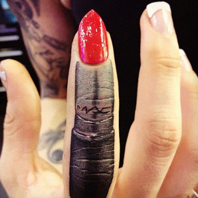 Gorgeous Lipstick Finger Tattoo Design