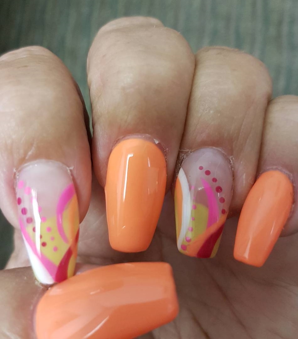 Orange Glam Nail Art To Embrace Summer
