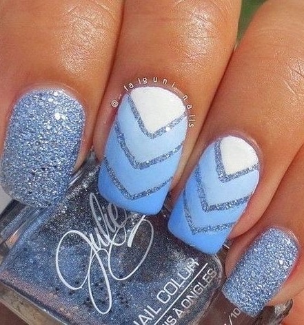 Sparkle Blue Nails To Get That Summer Touch