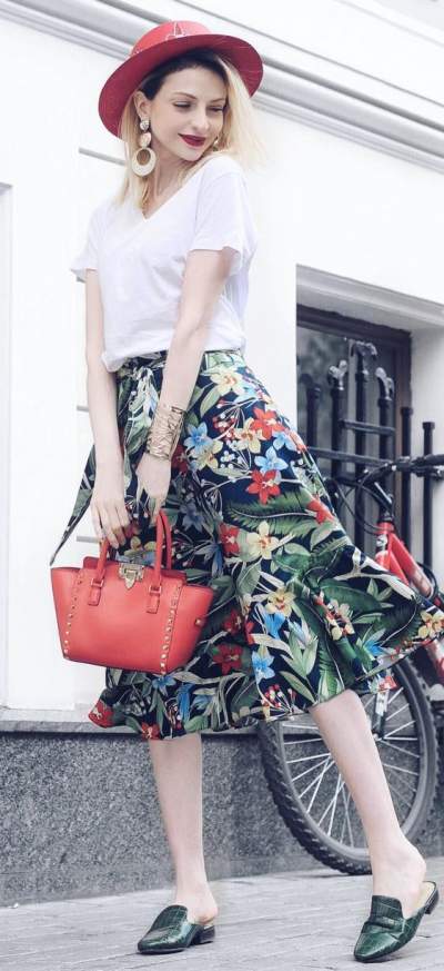 Tropical Print Skirt With White Top, Hat And Flats