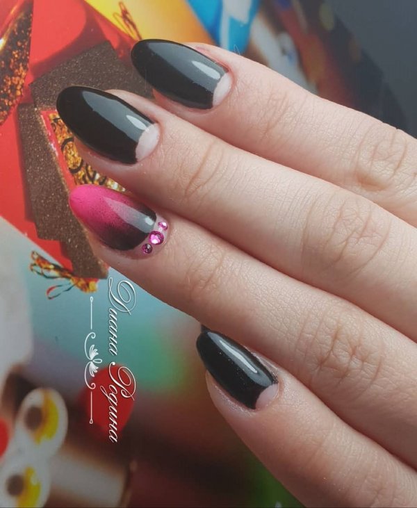 Adorable Party Style Black Nails With Studs