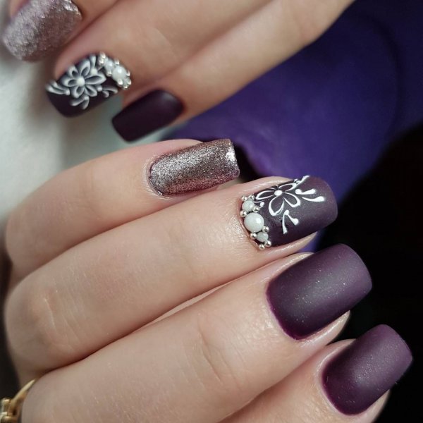 Decorated Matte Nails With Flower