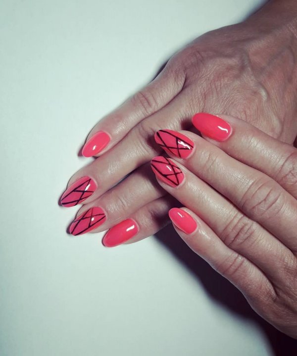 Easy coral red geometric nails
