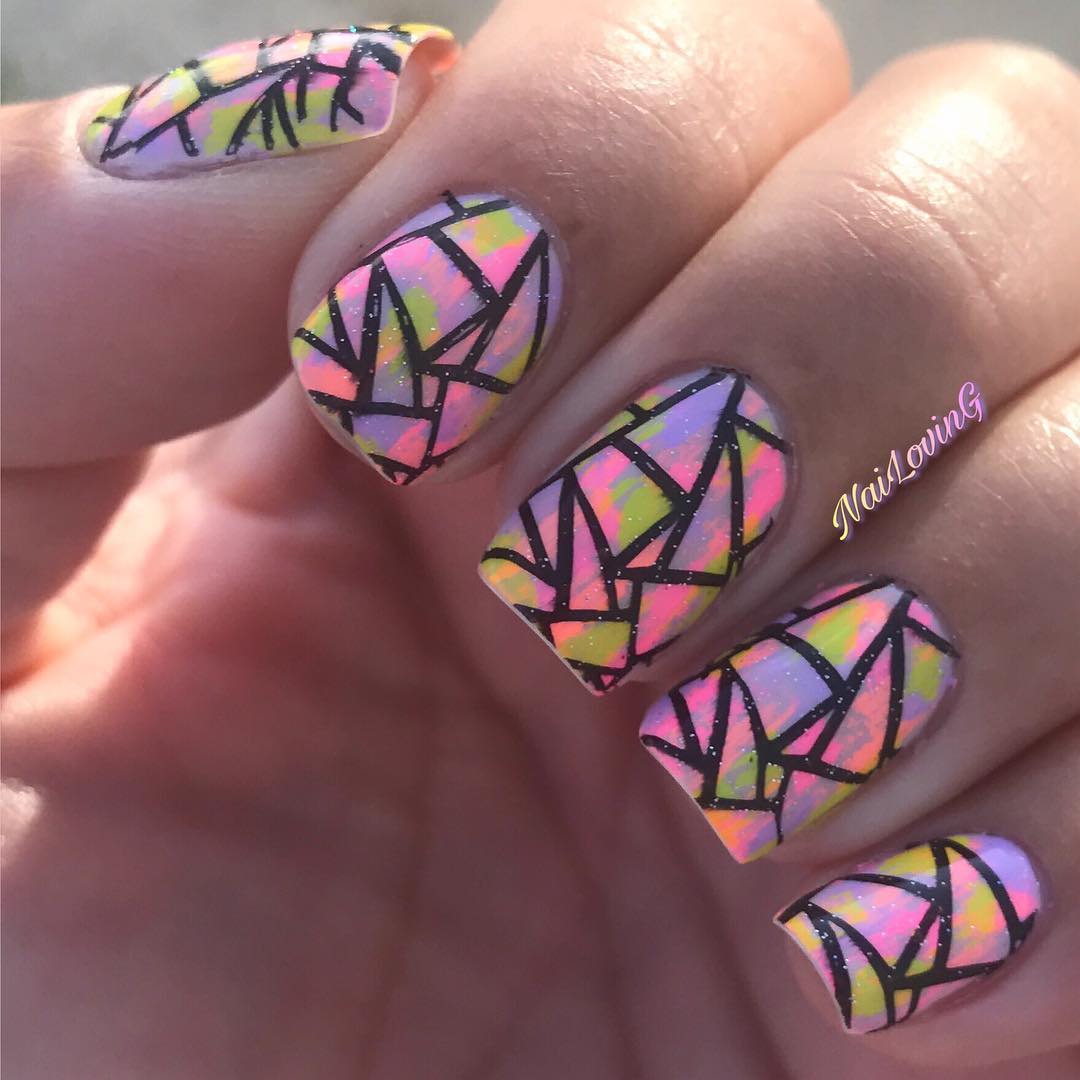 Exquisite neon geometric nails