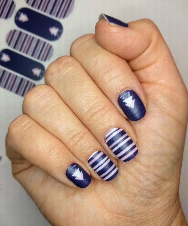 Functional Easy Stripes Nail Art Design