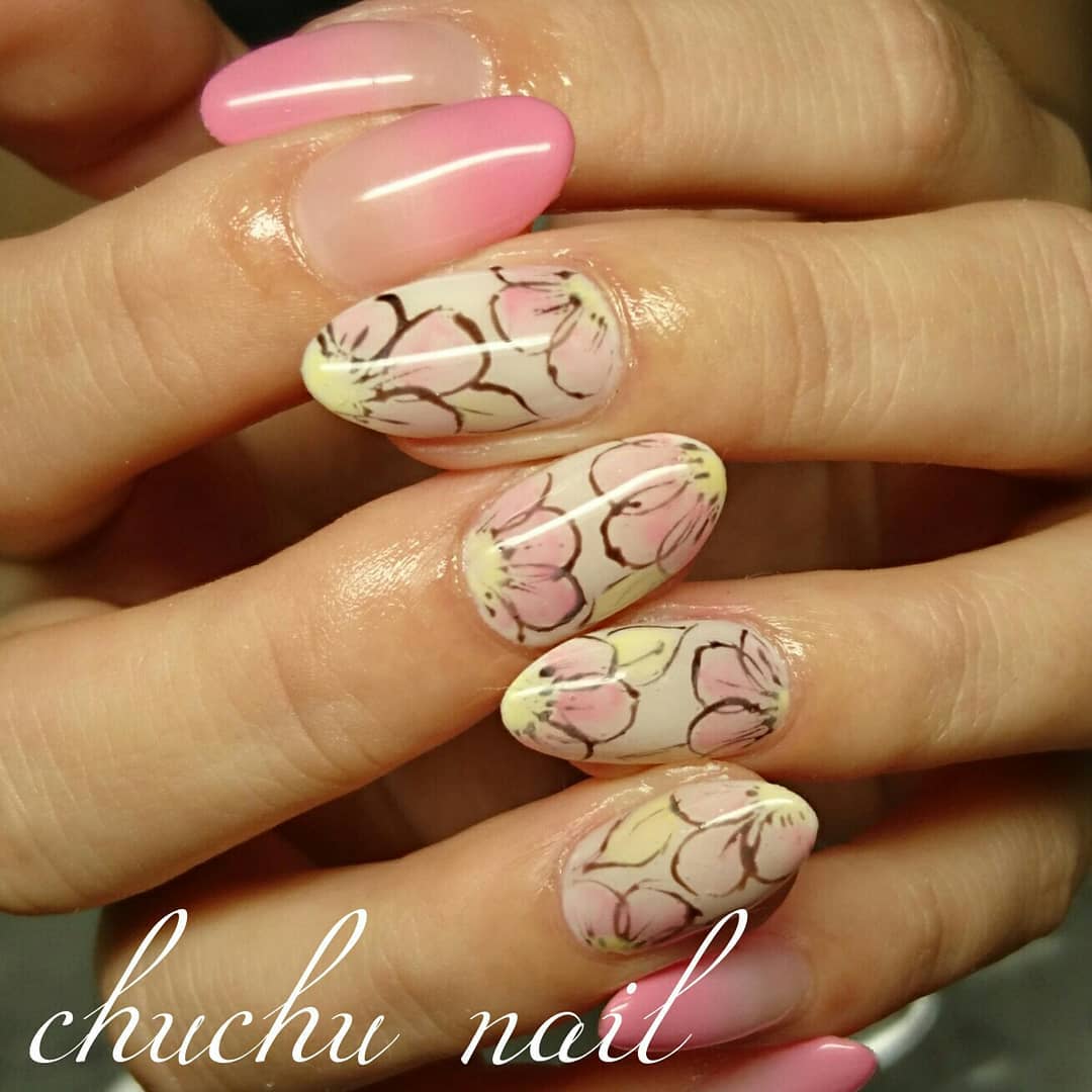 Glossy Pink And Yellow Ombre Nails With Flowers