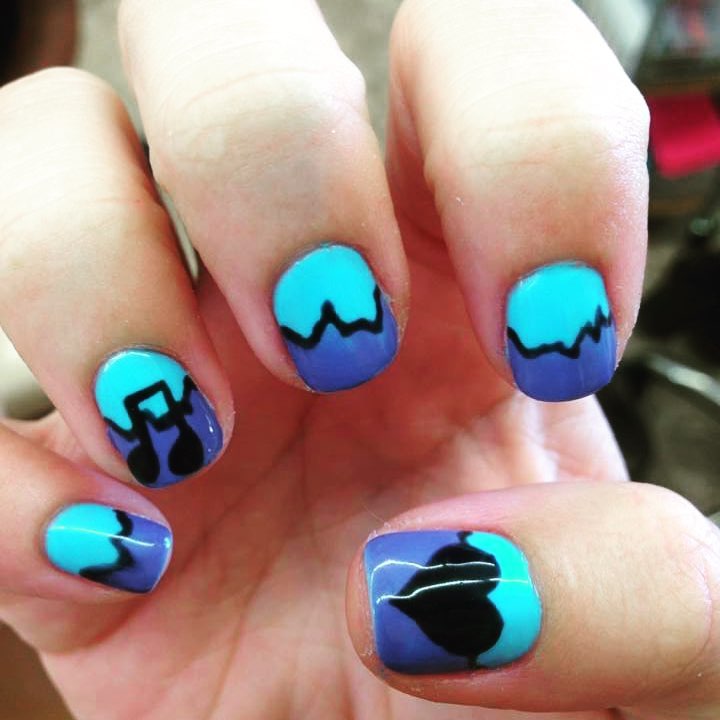 Lovely Blue Nails With Music And Heart Beats