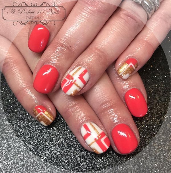Lovely coral red geometric nails