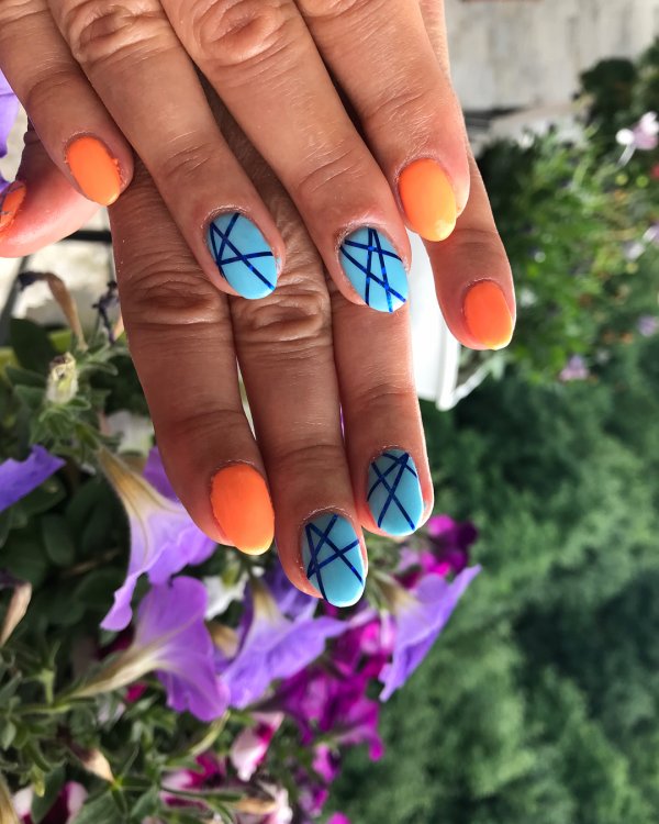 Neon geometric nails