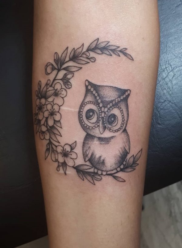 Prettiest Owl Tattoo With Flowers