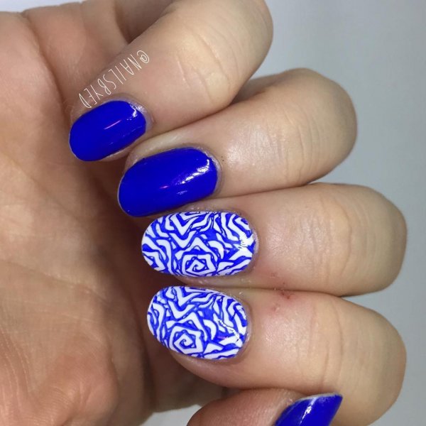 Royal Blue Easy Nail Art