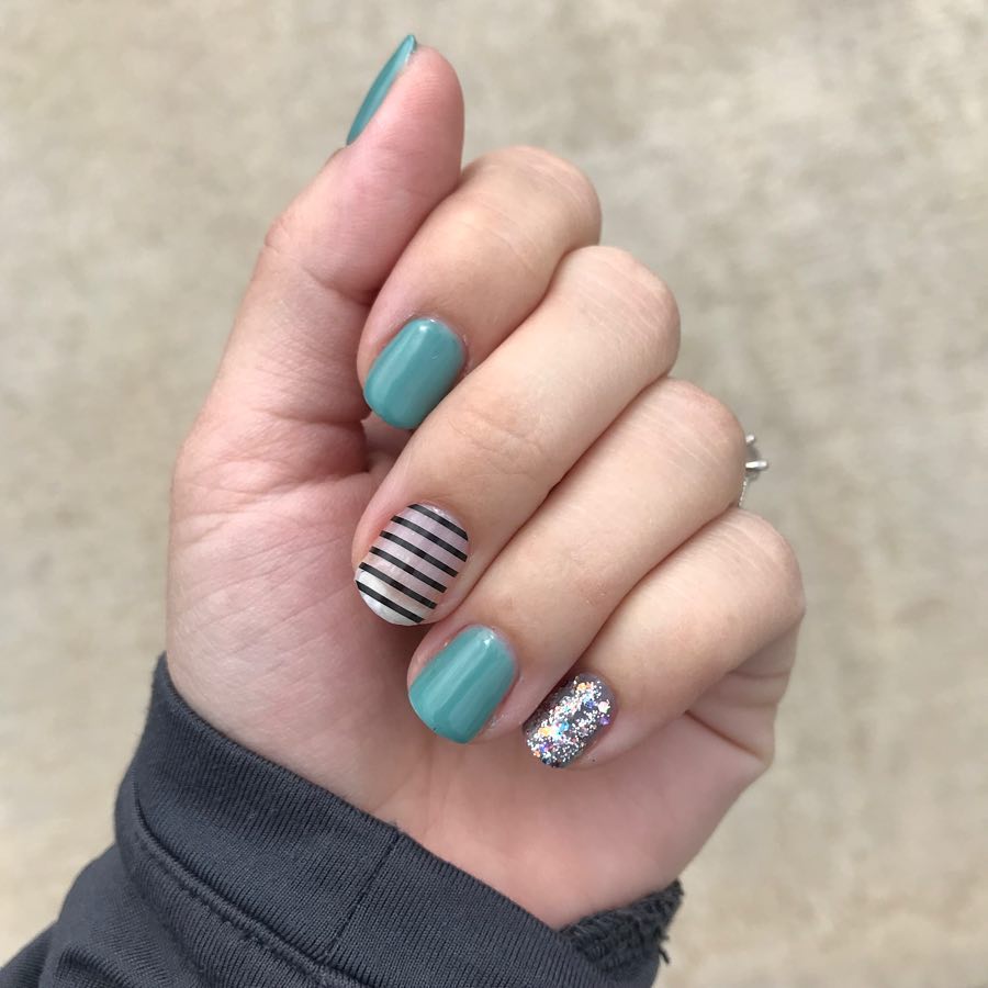 Stylish Easy Stripe Nail Art