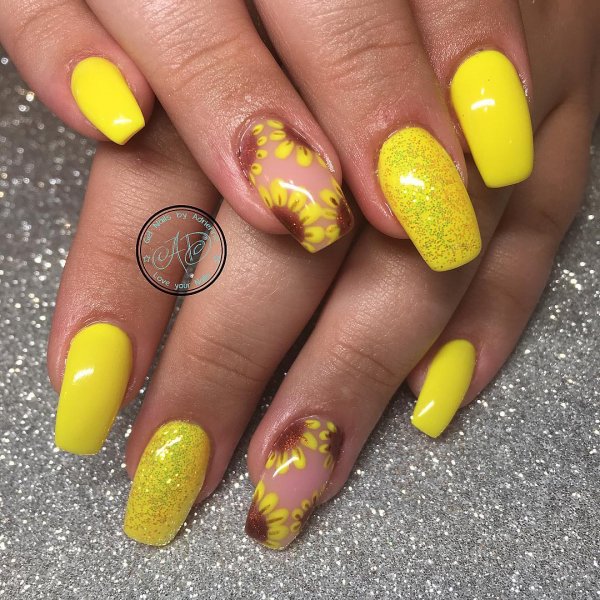 Sunflowers On Yellow Nails To Stay Simple