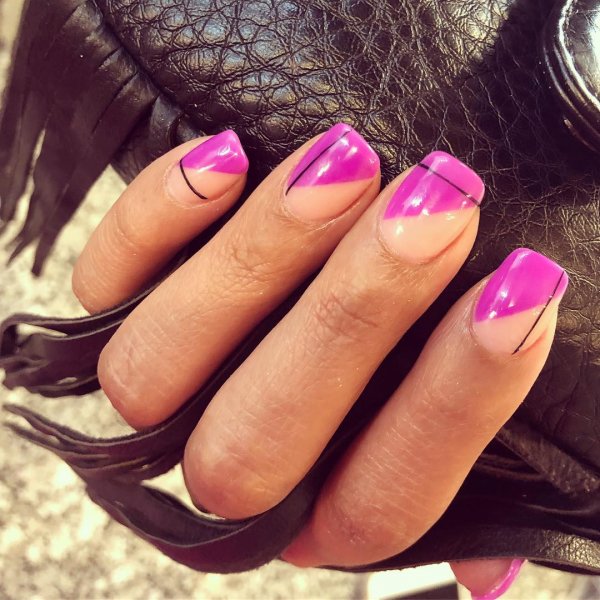 Trendy pink geometric nails
