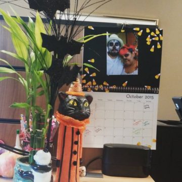 Nice office desk for Halloween. Pic by chub_chubby_bunny