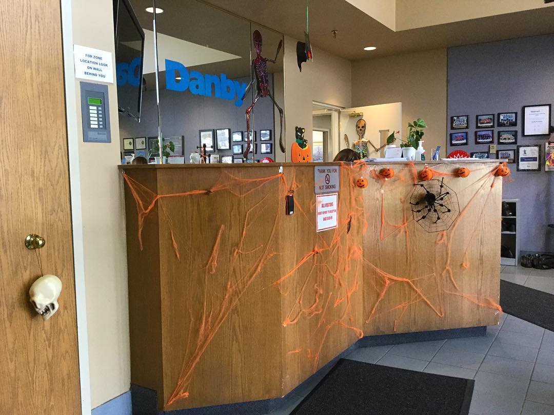 Pretty office entrance decor for Halloween. Pic by danbyappliances