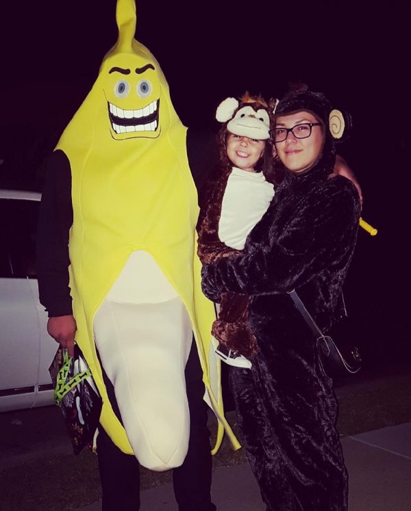 Banana with monkies ready for Halloween party. Pic by ivan_vhr