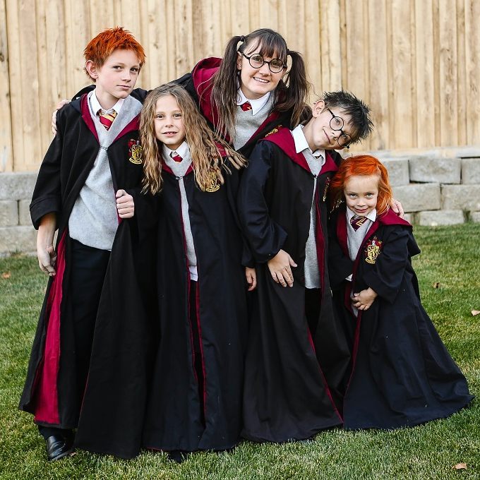 Chic Harry Potter family costume. Pic by supertairba