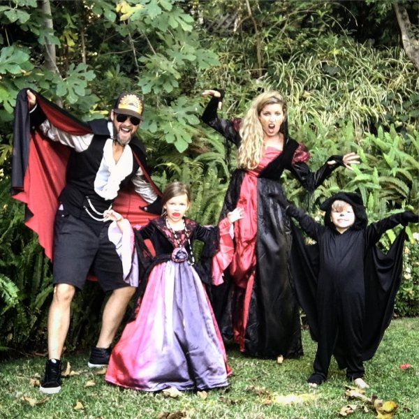 Cute Vampire Family Halloween Costume. Pic by theboomershines