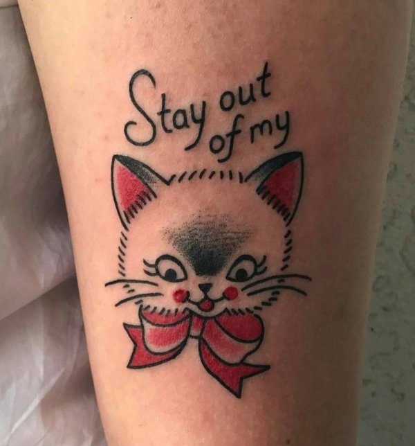 Stay out of my kitty. Pic by pinkworkers