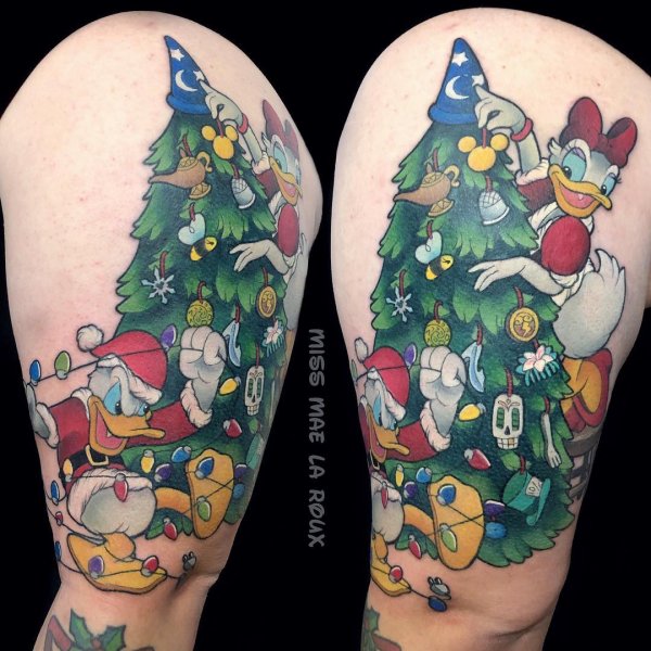 Wow Christmas tree with donald duck tattoo