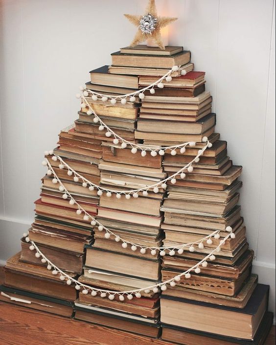 Charming way to use books in holidays.