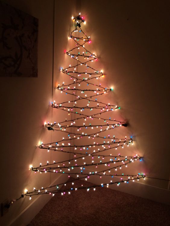 Mind -blowing 3D wall Christmas tree of string light.