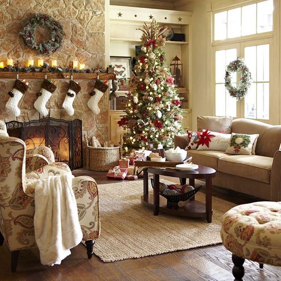 25+ Astounding Christmas Decorating Ideas for Living Room - Blurmark
