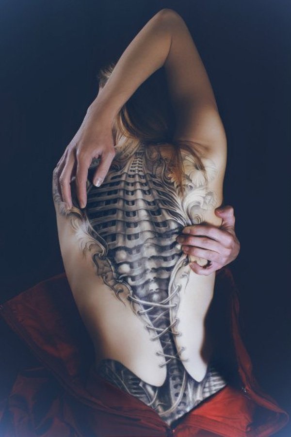 3D building tattoo and backbone design giving it a realistic view.
