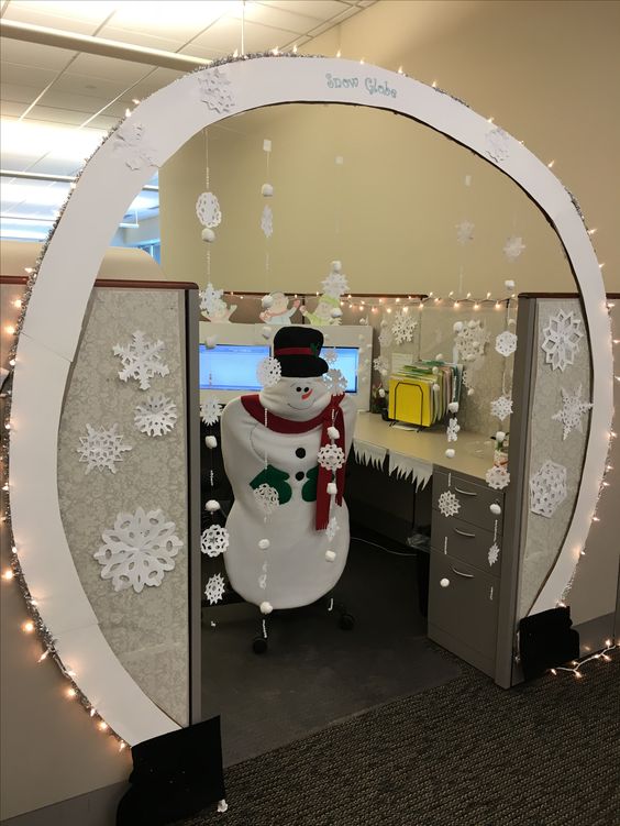 Snowman theme Christmas office decoration.