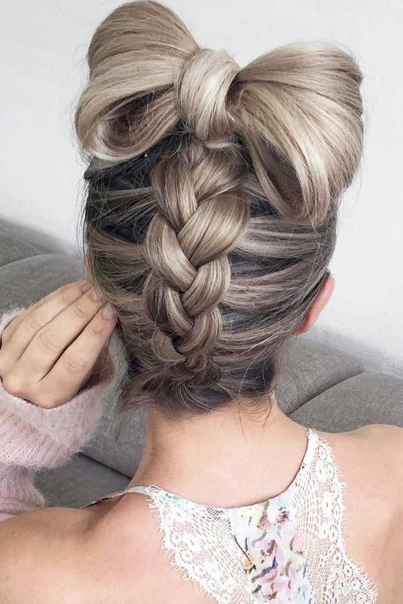 Stunning upside drain braid with bow knot.