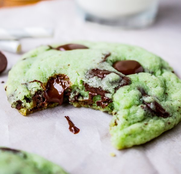 Chocolate chips mint cookies.