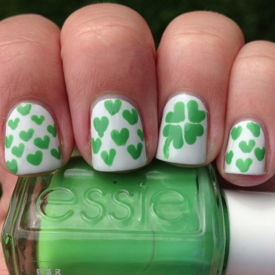 Lucky heart St. Patty day nails.