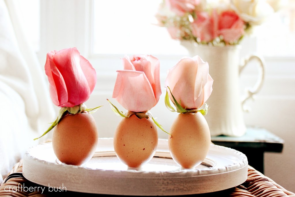 Pretty Easter egg flower vase.