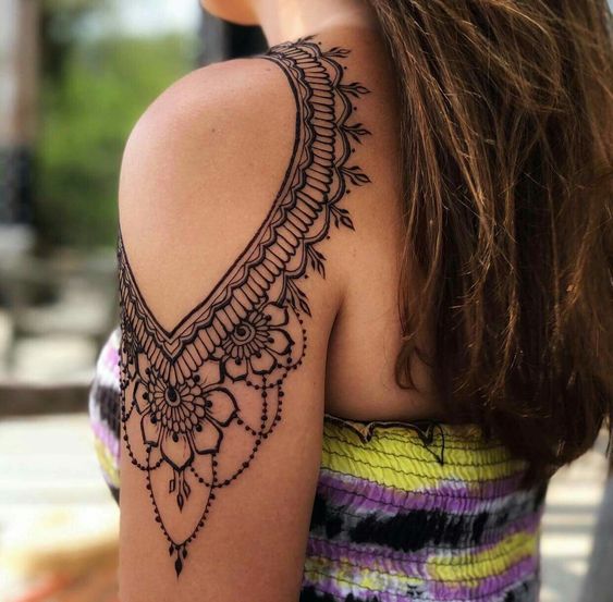 Beautiful shoulder tattoo.