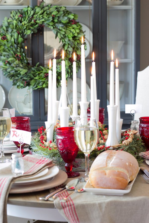 Beautiful table setting for festive season.
