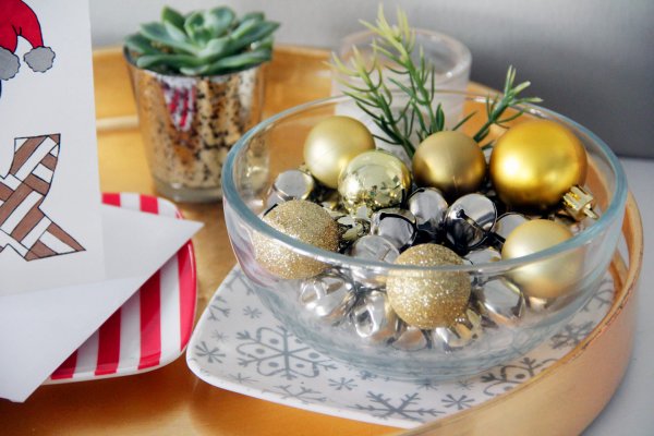 Easy way to decorate jingle bells in a bowl.