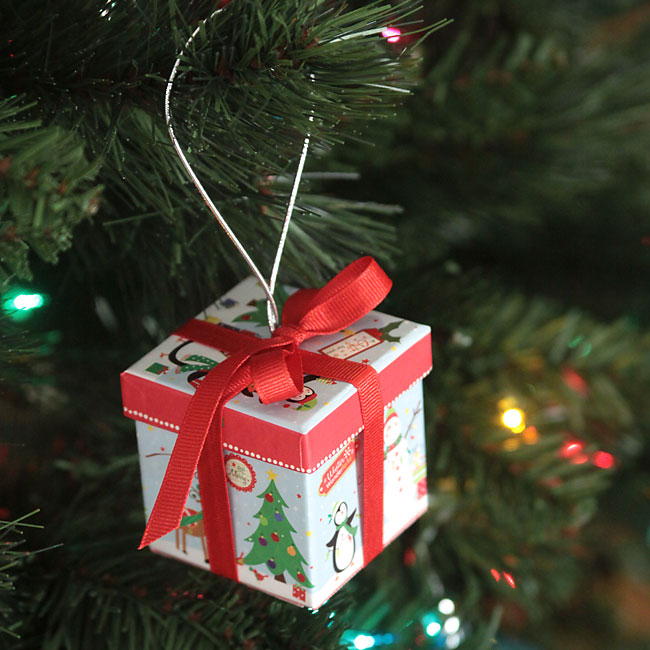 Gift box Christmas tree ornament.