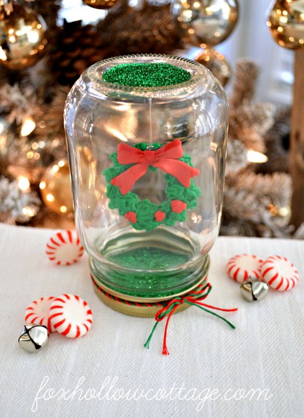 Mason jar snow globe for Christmas.