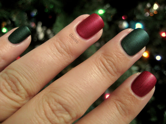 Red and green matte nails for Christmas.